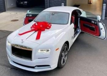 Luxury Cars: To Gift Or Not To Gift?